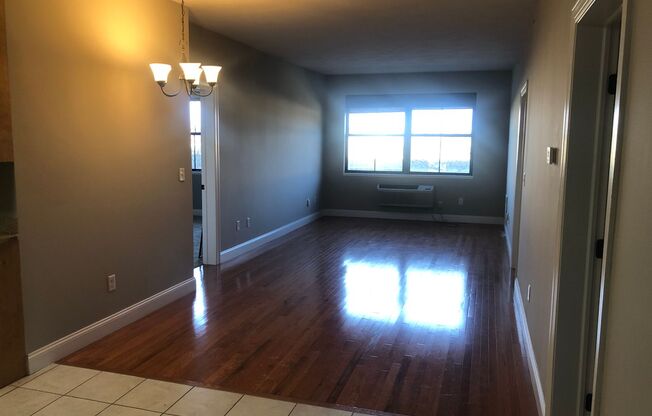 3 beds, 3 baths, 1,500 sqft, $2,000, Unit 315