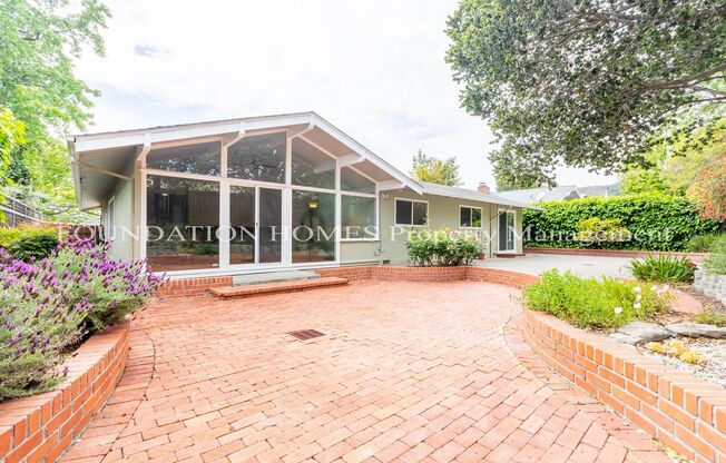 Immaculate 3BR Home! Enjoy A/C and Your Own Private Yard! FOUNDATION