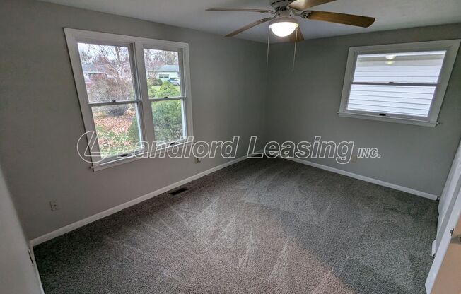 3 beds, 1 bath, $1,295