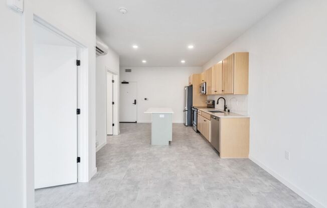 1 bed, 1 bath, 555 sqft, $1,450, Unit 405