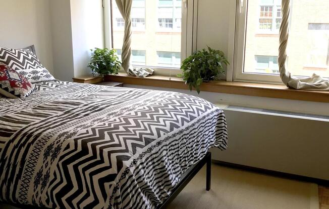 2 beds, 1 bath, 733 sqft, $5,300, Unit 6-J