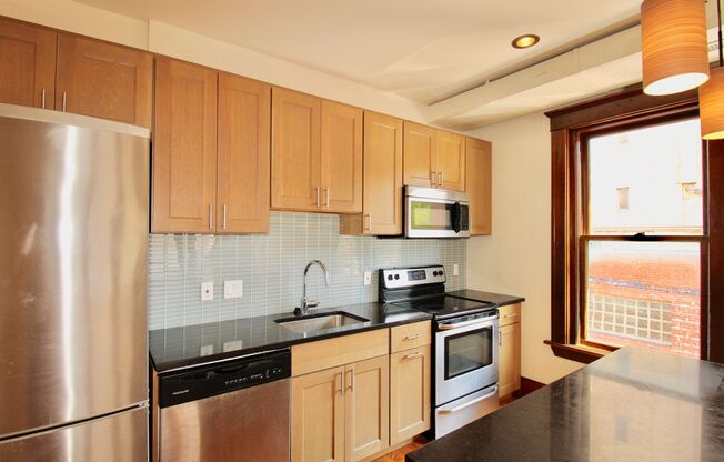 1 bed, 1 bath, 850 sqft, $1,325, Unit Apt 3B