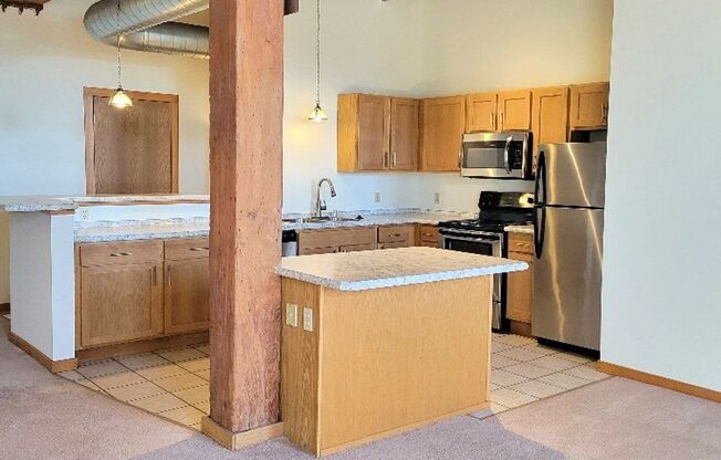 3 beds, 2 baths, 1,360 sqft, $2,800, Unit 307