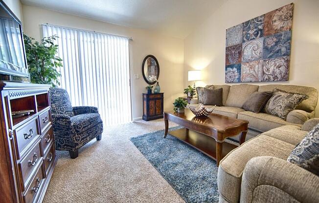 Mountain View Apartment Homes, Tuscaloosa, AL, Living room