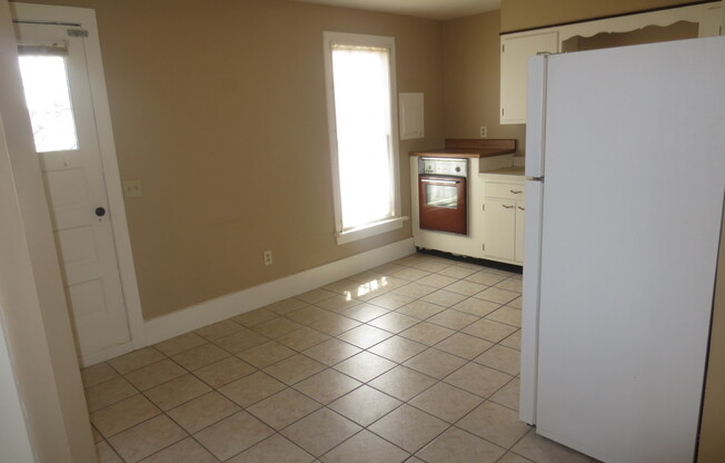 1 bed, 1 bath, 800 sqft, $895, Unit 922