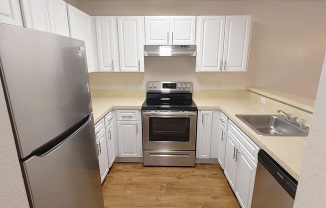 Plaza Royale Apartments