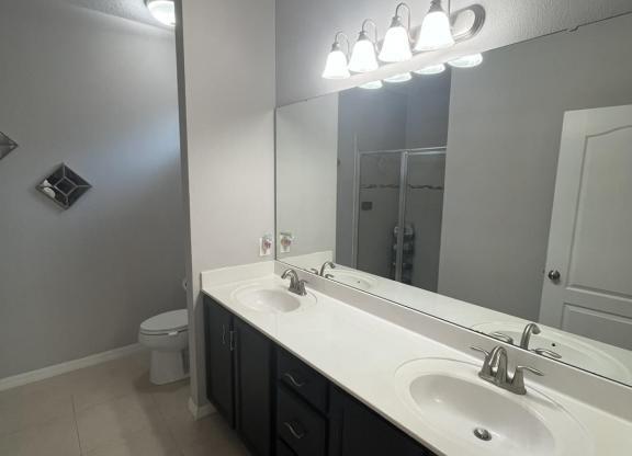 4 beds, 2 baths, 1,930 sqft, $2,500