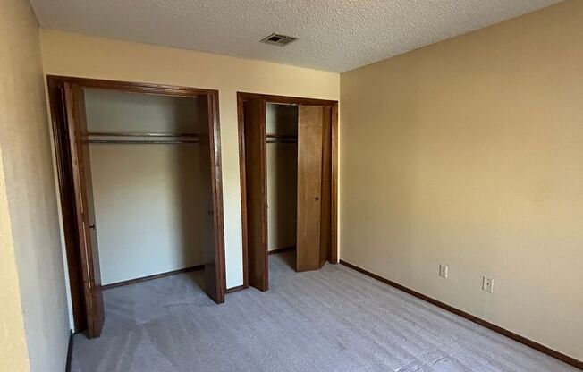 2 beds, 1 bath, 1,150 sqft, $895, Unit Unit C