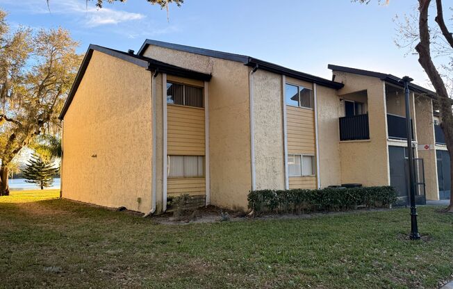 2/2 Condo with Lake Views