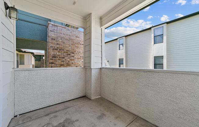 2 beds, 2 baths, 985 sqft, $1,600