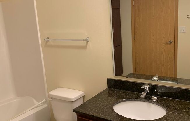 1 bed, 1 bath, 673 sqft, $1,010, Unit 615-107