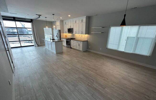 Modern 1 Bed, 1.5 Bath with Rooftop Patio!