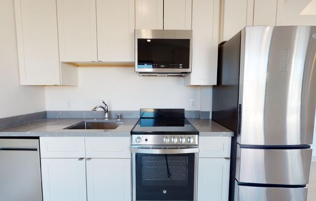 Studio, 1 bath, 415 sqft, $2,740, Unit 345 6th St, Unit 709