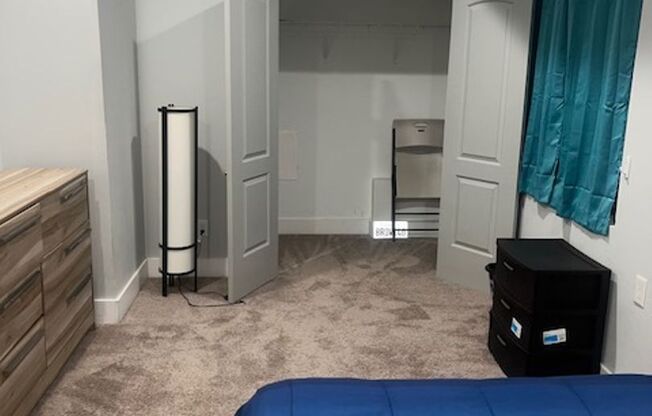 1 bed, 1 bath, 1,100 sqft, $2,000, Unit Battlecrest Basement Unit