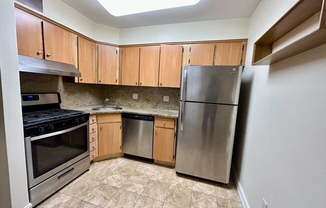 2 beds, 1.5 baths, $3,950