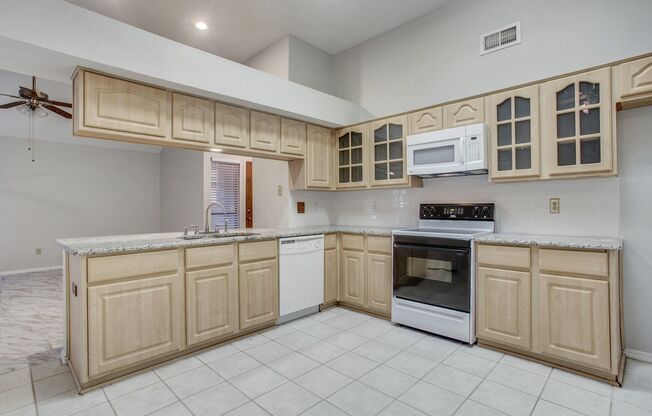 3 Bedroom Duplex - Updated and Bright - Available Now!