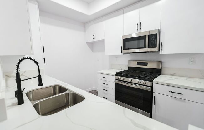 2 beds, 2 baths, 1,069 sqft, $3,098, Unit 313