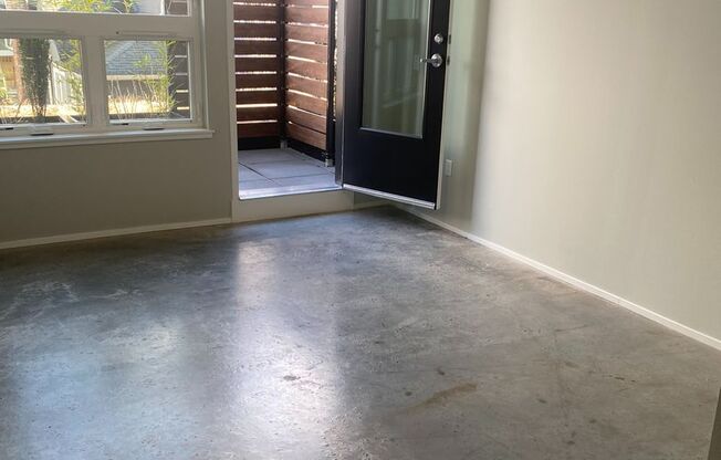 Studio, 1 bath, 350 sqft, $1,425, Unit 206