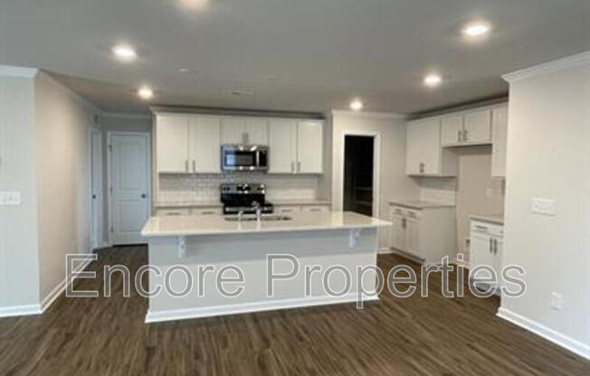 800 BELLEWOOD GDNS DR