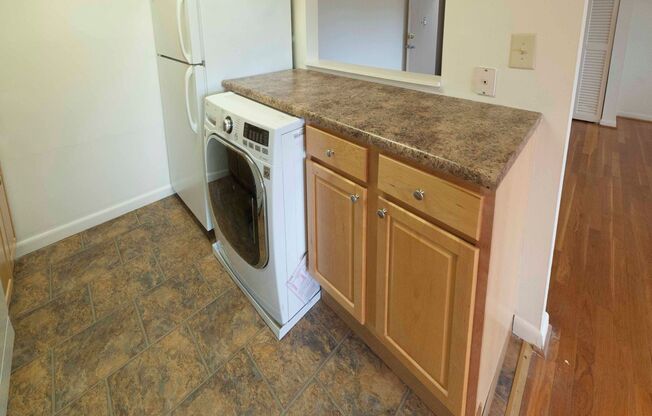 2 beds, 1 bath, 800 sqft, $1,425, Unit 2713-2C