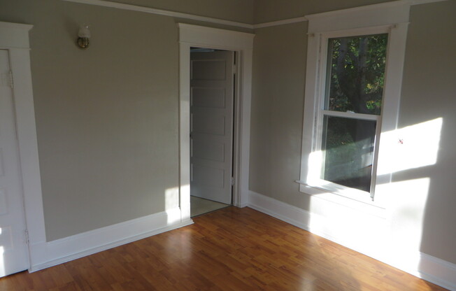 2 beds, 1 bath, $1,395