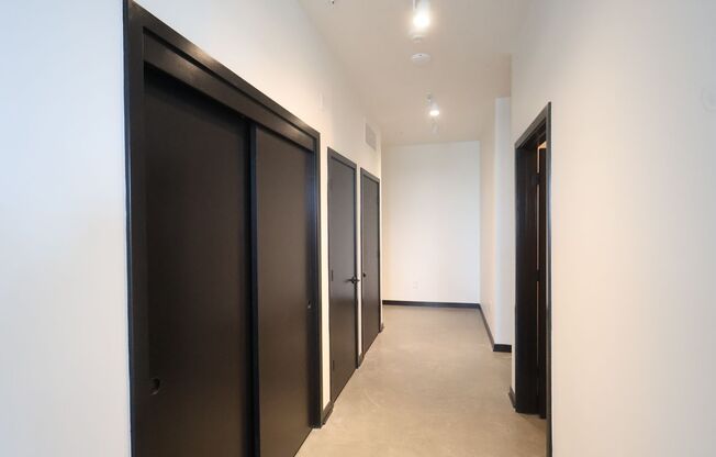 1 bed, 1 bath, 1,386 sqft, $2,600, Unit 401