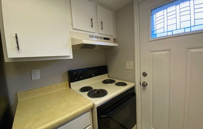 1 bed, 1 bath, $715, Unit 2414