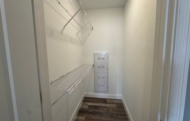 2 beds, 1 bath, 743 sqft, $2,750, Unit 213
