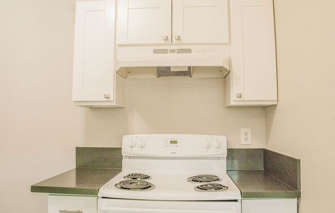 2 beds, 1 bath, 950 sqft, $1,575, Unit 29