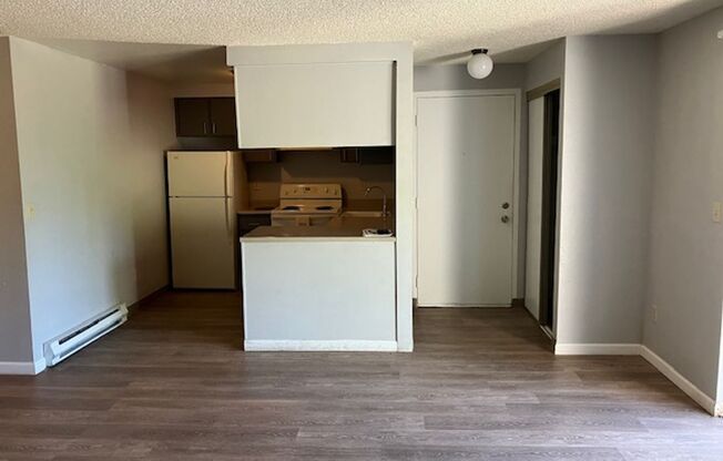 2 beds, 1 bath, 920 sqft, $1,625, Unit 153-005