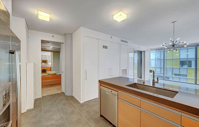 1 bed, 1 bath, $2,825