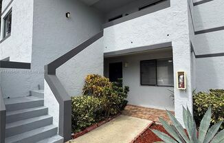 155 LAKEVIEW DR APT #101 WESTON, FL 33326