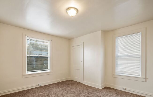 3 beds, 1 bath, $1,250