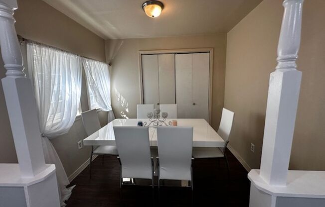 Beautifly remodeled 3bed 2bath Fully Furnished All Bills Paid