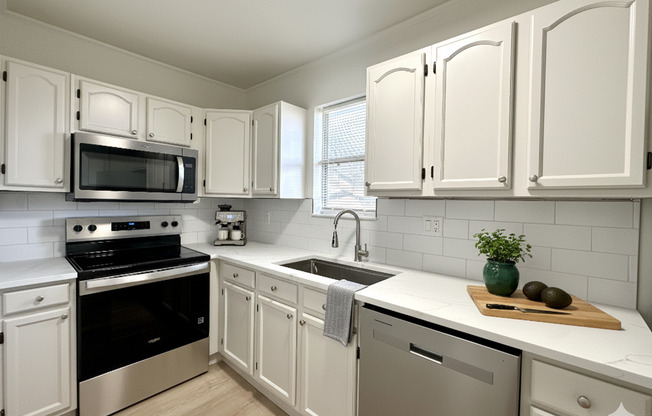 Flats at Riverside Park