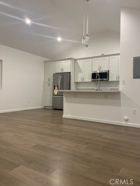 2 beds, 1 bath, 620 sqft, $2,700