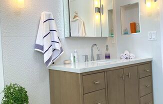 11138 Aqua Vista Street