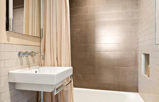 Studio, 1 bath, 600 sqft, $4,800, Unit 10J