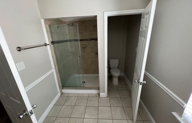 3 beds, 2.5 baths, 2,580 sqft, $2,000, Unit 702-01