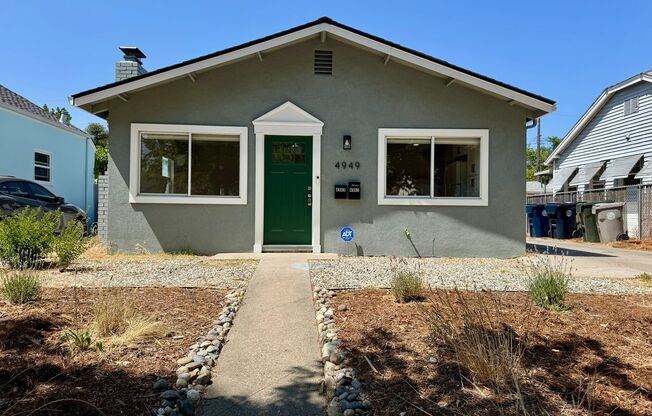 Adorable Newley Remodeled Home Available Now in Sacramento!