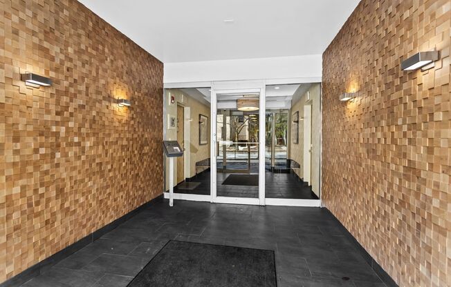 2 beds, 1.5 baths, $2,395, Unit 404