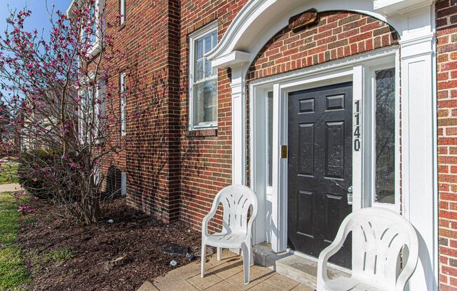 (220) 1140 Ursula Ave
