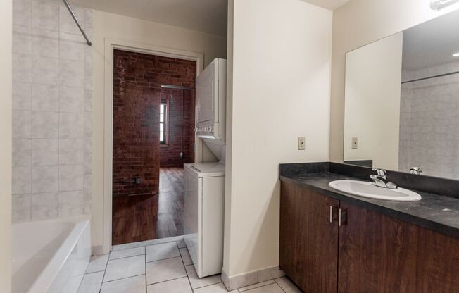 1 bed, 1 bath, 730 sqft, $1,715, Unit 110