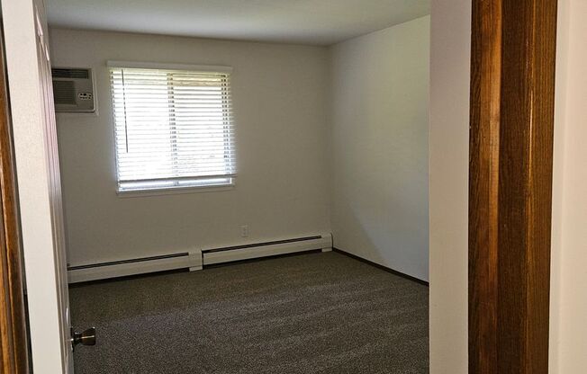 1 bed, 1 bath, 955 sqft, $1,195, Unit 33 - 205