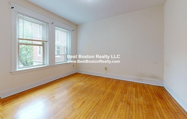91 Trowbridge St