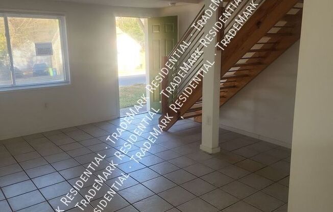 1215 S E ST