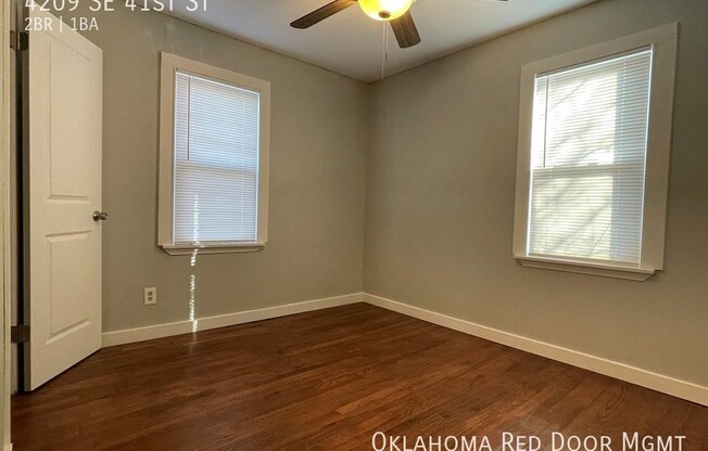 2 beds, 1 bath, 736 sqft, $975