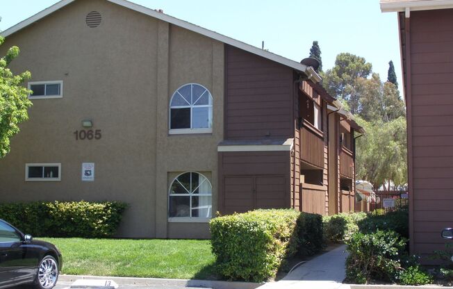 1065 E Washington Ave.