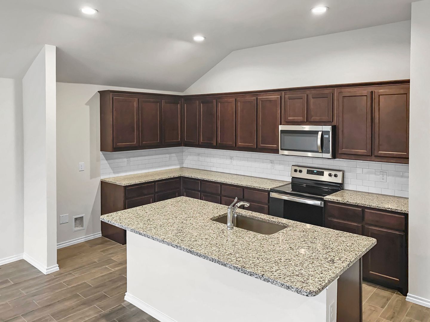 Stylish New Build with Luxury Finishes – Move-In Ready!