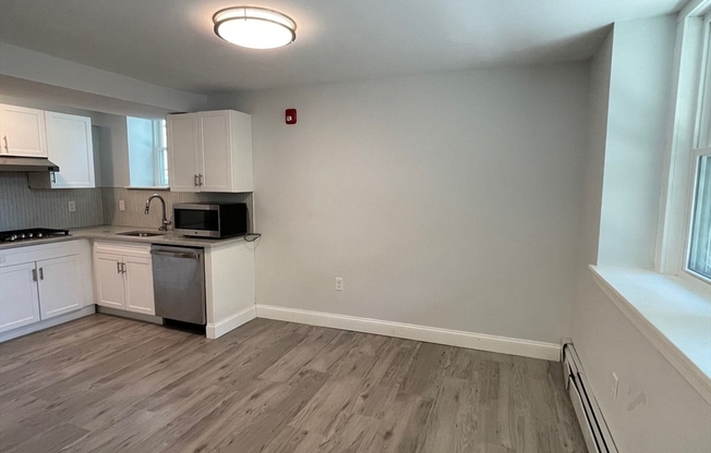 Studio, 1 bath, 420 sqft, $2,000, Unit 22